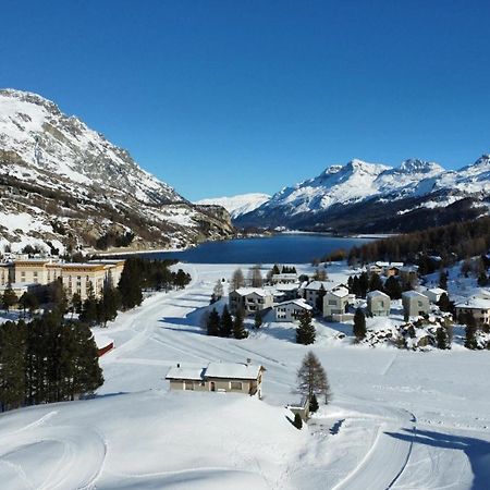 Chesa La Montanella - Ferienwohnung, Maloja Exterior foto